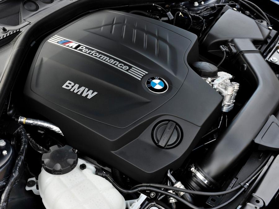  BMW M135i 5-Door 2012 года  (фото 5 из 6)